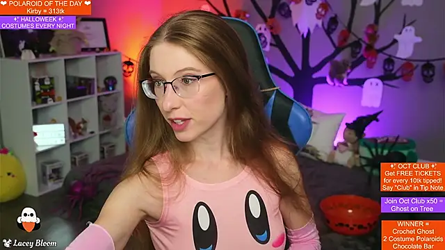 TheLaceyBloom online show from October 27, 1:20 am