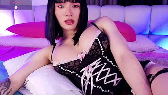 sweetieluna01 online show from May 6, 1:16 pm