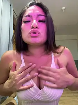 LuceroRm online show from March 3, 5:57 am