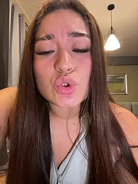 Snapshot of LuceroRm chatting on July 3, 3:57 am LuceroRm online show from July 3, 3:57 am