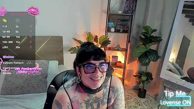 VampGirl1 online show from April 30, 8:48 pm