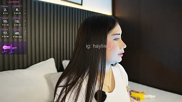haylie  online show from July 10, 5:12 am