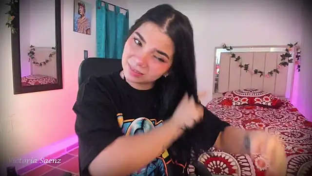 victoriaasaenz  online show from February 8, 12:47 am