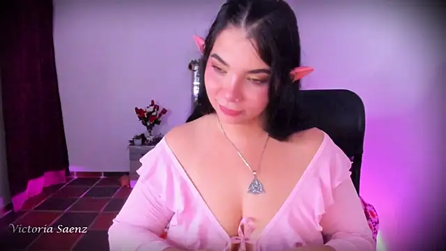 victoriaasaenz  online show from May 10, 1:22 am