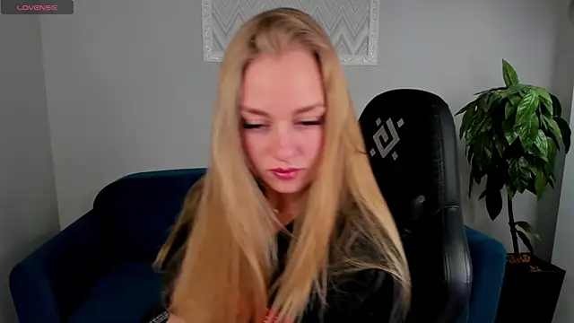 Barbie Lis online show from March 19, 12:37 am