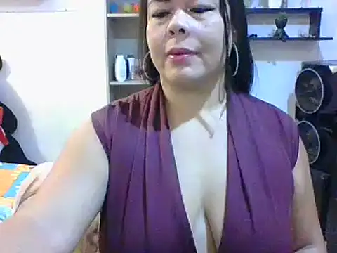 Snapshot of ChiaraFioree chatting on January 17, 3:11 pm ChiaraFioree online show from January 17, 3:11 pm
