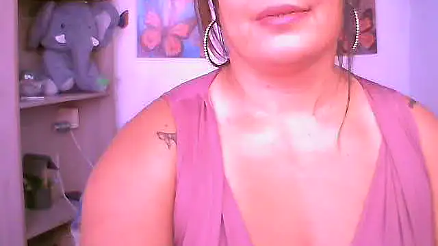 Snapshot of ChiaraFioree chatting on May 4, 6:59 pm ChiaraFioree online show from May 4, 6:59 pm