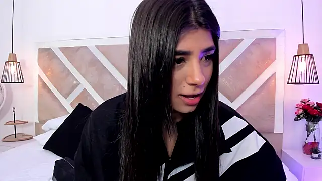 Snapshot of ZiaCalifa chatting on May 25, 11:38 am ZiaCalifa online show from May 25, 11:38 am