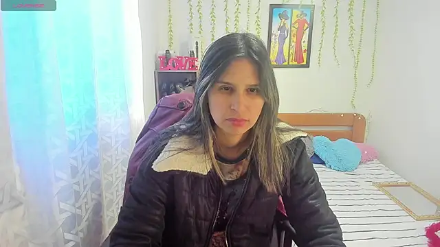 Snapshot of lauren_ashlee chatting on October 27, 2:43 pm lauren ashlee online show from October 27, 2:43 pm