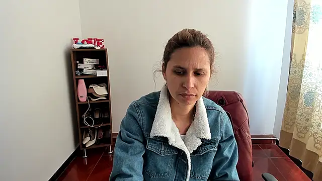 Snapshot of lauren_ashlee chatting on March 25, 2:34 pm lauren ashlee online show from March 25, 2:34 pm