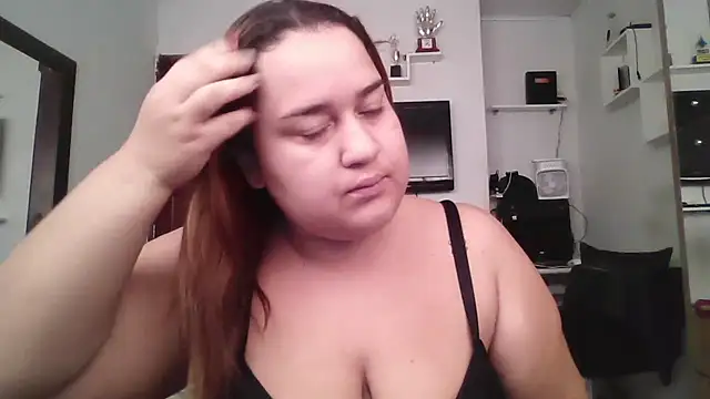 Snapshot of MinaBoss chatting on January 10, 12:18 pm MinaBoss online show from January 10, 12:18 pm