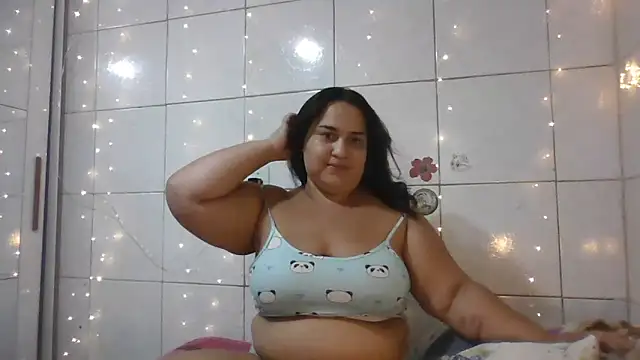 Snapshot of MinaBoss chatting on March 21, 3:44 am MinaBoss online show from March 21, 3:44 am