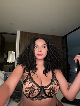 Mariecurl online show from February 5, 9:40 pm