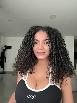 Snapshot of Mariecurl chatting on May 5, 9:23 pm Mariecurl online show from May 5, 9:23 pm
