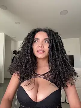 Snapshot of Mariecurl chatting on May 9, 9:31 pm Mariecurl online show from May 9, 9:31 pm