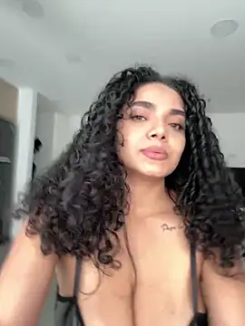 Snapshot of Mariecurl chatting on May 17, 6:59 pm Mariecurl online show from May 17, 6:59 pm