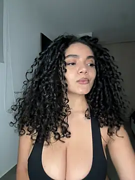 Snapshot of Mariecurl chatting on May 20, 11:11 pm Mariecurl online show from May 20, 11:11 pm