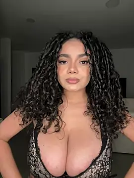 Snapshot of Mariecurl chatting on June 18, 11:53 pm Mariecurl online show from June 18, 11:53 pm