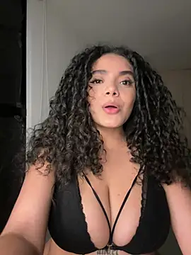 Snapshot of Mariecurl chatting on July 11, 3:20 am Mariecurl online show from July 11, 3:20 am