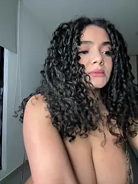 Snapshot of Mariecurl chatting on July 15, 10:59 pm Mariecurl online show from July 15, 10:59 pm