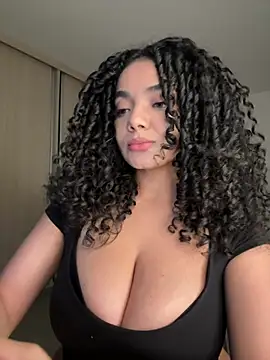 Snapshot of Mariecurl chatting on August 2, 12:42 am Mariecurl online show from August 2, 12:42 am