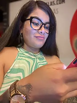 Snapshot of Insane_Issa chatting on February 20, 1:57 am Insane Issa online show from February 20, 1:57 am