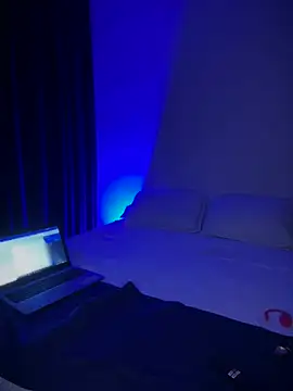 Snapshot of Insane_Issa chatting on March 9, 1:25 am Insane Issa online show from March 9, 1:25 am