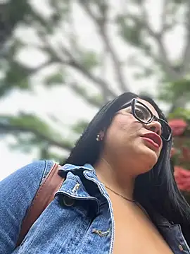 Snapshot of Insane_Issa chatting on March 22, 5:52 pm Insane Issa online show from March 22, 5:52 pm