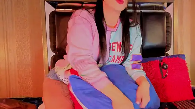 MishaKinki online show from November 10, 7:13 pm