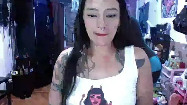Snapshot of AngelaQueen_ chatting on May 16, 6:28 pm AngelaQueen online show from May 16, 6:28 pm