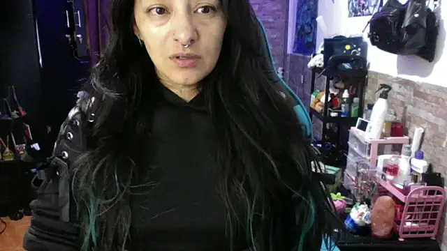 Snapshot of AngelaQueen_ chatting on June 11, 7:56 pm AngelaQueen online show from June 11, 7:56 pm