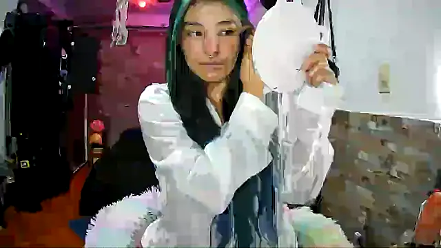 Snapshot of AngelaQueen_ chatting on July 27, 3:52 pm AngelaQueen online show from July 27, 3:52 pm