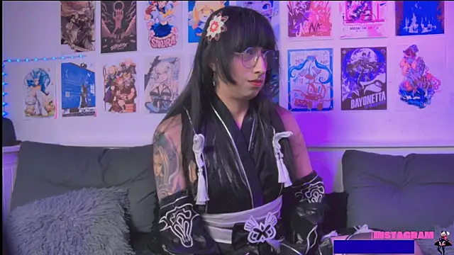 Snapshot of snowblack_ chatting on May 8, 4:34 pm snowblack online show from May 8, 4:34 pm
