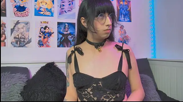 Snapshot of snowblack_ chatting on June 20, 3:48 pm snowblack online show from June 20, 3:48 pm