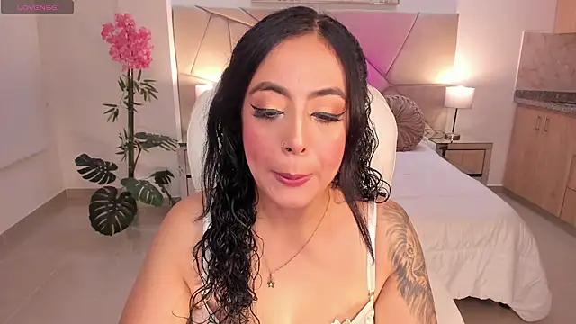 kim thompson 1 online show from November 5, 11:10 am