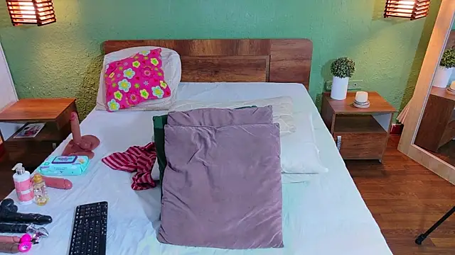 dannaahbrown online show from June 8, 12:27 pm