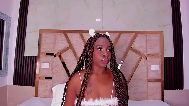 Athenea Mills online show from September 18, 6:54 pm