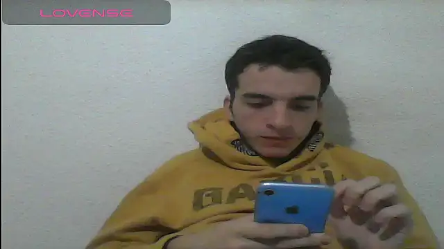 Snapshot of Tombgy07 chatting on January 12, 8:47 pm Tombgy07 online show from January 12, 8:47 pm