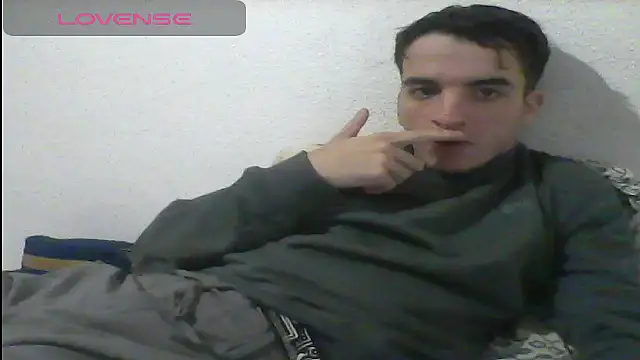 Snapshot of Tombgy07 chatting on February 14, 8:15 pm Tombgy07 online show from February 14, 8:15 pm