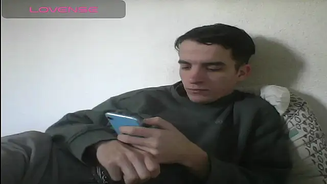 Snapshot of Tombgy07 chatting on February 15, 2:44 pm Tombgy07 online show from February 15, 2:44 pm