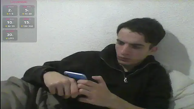 Snapshot of Tombgy07 chatting on March 5, 8:10 pm Tombgy07 online show from March 5, 8:10 pm