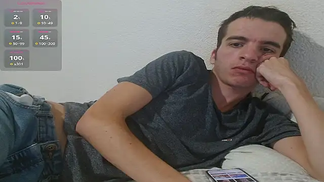 Snapshot of Tombgy07 chatting on September 25, 6:33 pm Tombgy07 online show from September 25, 6:33 pm