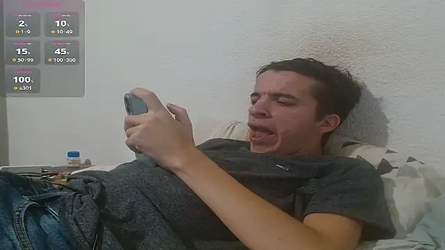 Snapshot of Tombgy07 chatting on September 30, 7:41 pm Tombgy07 online show from September 30, 7:41 pm