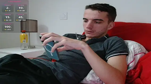 Snapshot of Tombgy07 chatting on November 7, 1:55 pm Tombgy07 online show from November 7, 1:55 pm