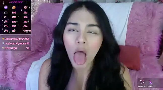 Saray Cute  online show from December 12, 4:32 pm