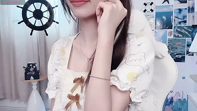 Snapshot of Your-Sunshine chatting on June 8, 4:02 am Your-Sunshine online show from June 8, 4:02 am