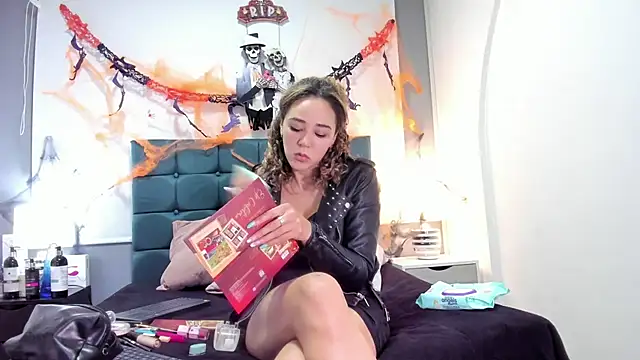 charlott lens online show from October 25, 9:28 am