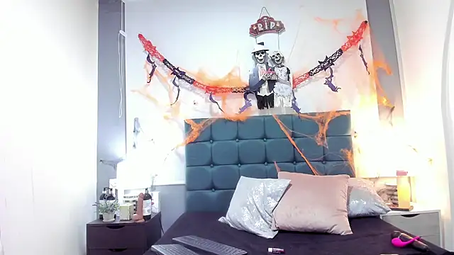 charlott lens online show from October 30, 3:46 pm