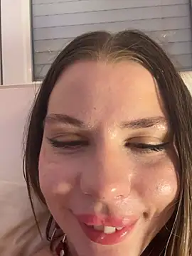 Snapshot of KittyKatyDream chatting on January 29, 10:53 pm KittyKatyDream online show from January 29, 10:53 pm