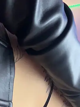 Snapshot of KittyKatyDream chatting on February 20, 7:52 pm KittyKatyDream online show from February 20, 7:52 pm